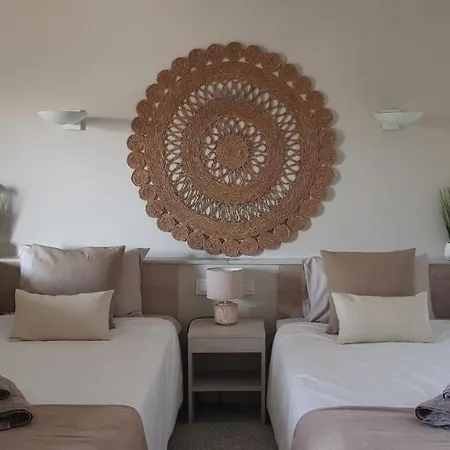 Bright & Cozy In The Center Of Puerto Banus, Pool And Terrace. Марбелья