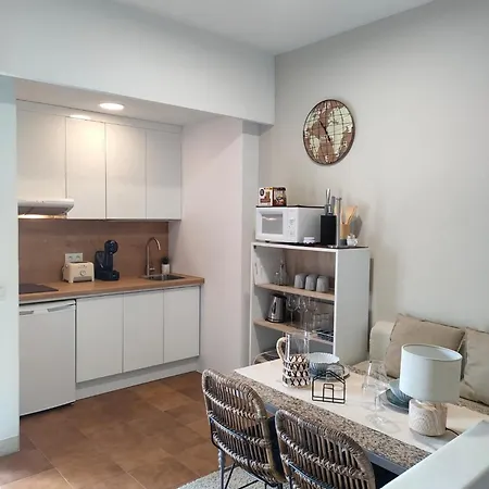 Bright & Cozy In The Center Of Puerto Banus, Pool And Terrace.