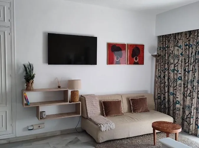 Bright & Cozy In The Center Of Puerto Banus, Pool And Terrace.